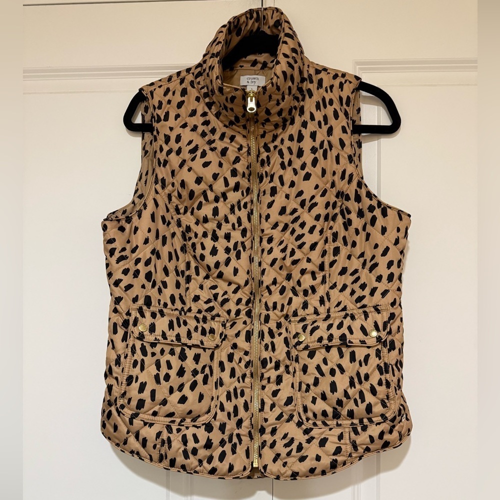Crown & Ivy Animal Print Vest Size Large